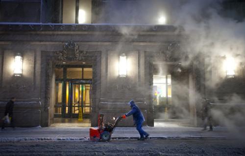 特大暴風(fēng)雪襲擊美國東北部，多州進入緊急狀態(tài)。