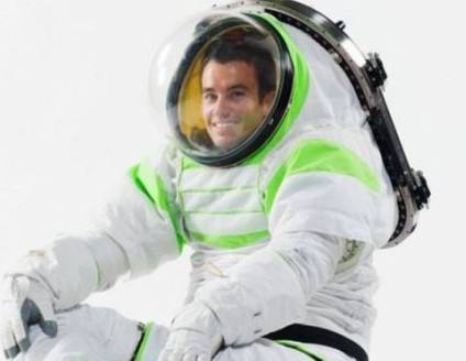 18個(gè)保障生命運(yùn)轉(zhuǎn)系統(tǒng)的背包中只有11個(gè)可用，這些背包是用于支持宇航員在開放的宇宙空間中工作使用的，這些不可用的背包使得工作人員對(duì)在空間站工作結(jié)束之前的狀況表示擔(dān)憂。