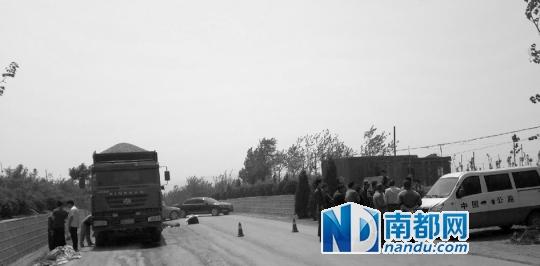 河北武安執(zhí)法人員查超載碾死車(chē)主 稱其自行鉆入