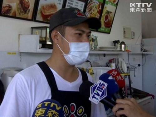 老板表示，妻子的主治醫(yī)師也說(shuō)過(guò)，確實(shí)有“驚嚇導(dǎo)致流產(chǎn)”的案例。