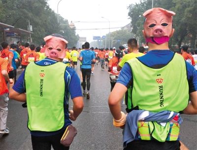 參賽現(xiàn)場，有“猴哥”就有“豬八戒”。