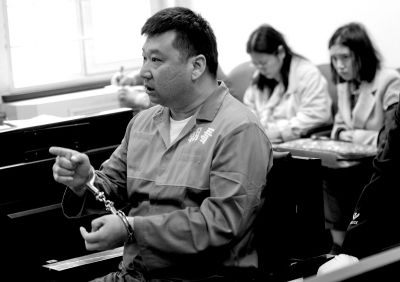 男子獄中服刑時(shí)手機(jī)上網(wǎng)詐騙160余萬(wàn)元