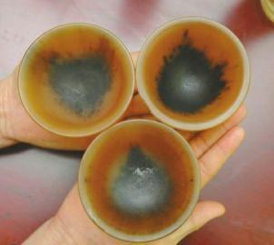 要價(jià)20萬(wàn)元的犀牛角碗。