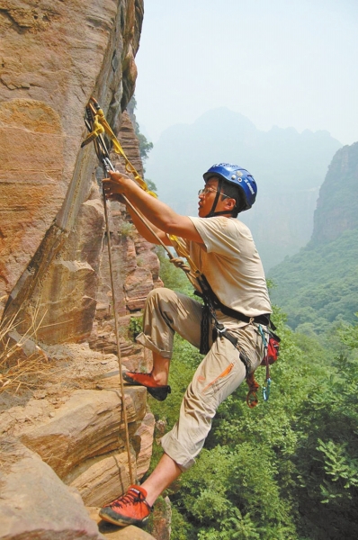 本周末，到萬仙山看“峭壁上的芭蕾”
