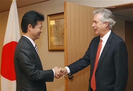 10月15日上午，日本外相玄葉光一郎與到訪的美國常務(wù)助理國務(wù)卿伯恩斯在日外務(wù)省舉行了會談。