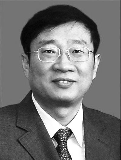 殲-15飛機(jī)研制現(xiàn)場總指揮羅陽，因突發(fā)急性心梗殉職，享年51歲