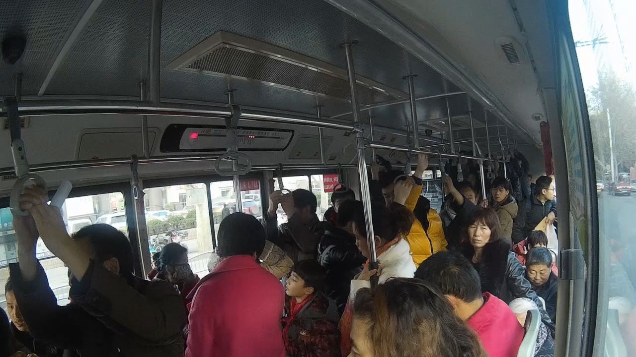 陌生人向你借手機(jī) 給嗎？