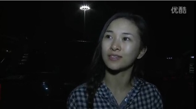 實拍最美斷腿教師廖智雅安賑災(zāi)