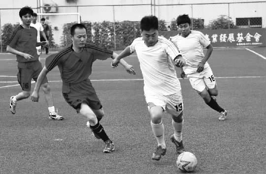 專為本屆賽事而組建的鄭州第九人民醫(yī)院隊(duì)，是該院歷史上第一支足球隊(duì)