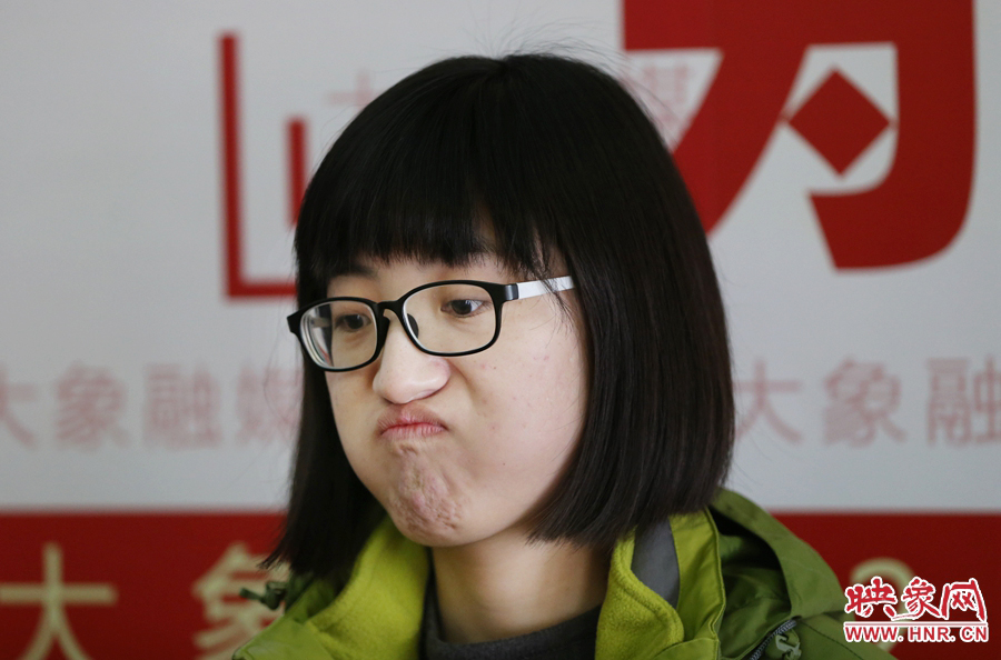 偶爾來個這樣的表情，算是放松緊張的心情吧！