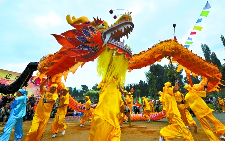 端午時節(jié)民俗多