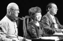 三位評委的點評也是節(jié)目的一大亮點 三位評委的點評也是節(jié)目的一大亮點