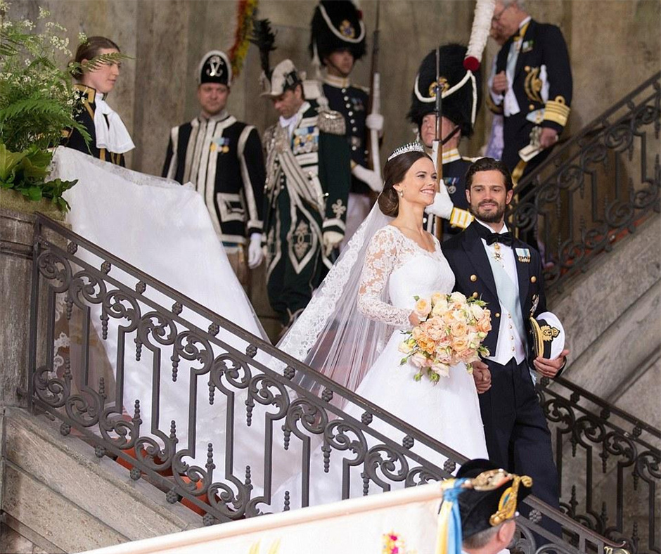 現(xiàn)實版“灰姑娘”！瑞典王子迎娶比基尼女模