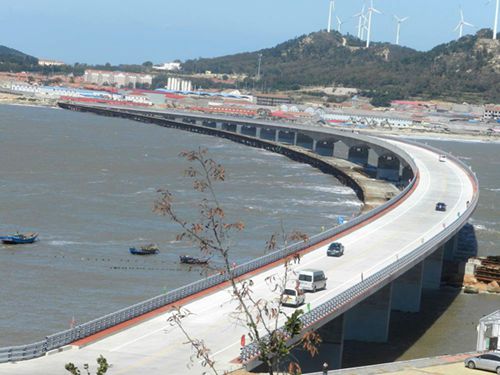 山東首座海島跨海大橋建成通車。（資料圖）